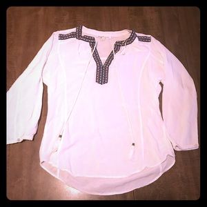 White blouse worn once no stains or rips size s